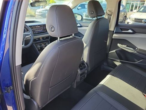 Certified 2024 Volkswagen Taos SE w/ Panoramic Sunroof Package FWD image 9