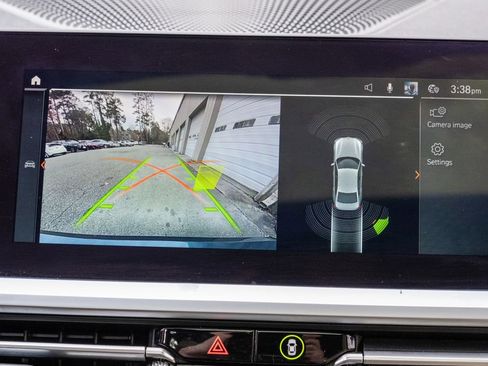 Used 2021 BMW 330i xDrive Sedan w/ Convenience Package image 18