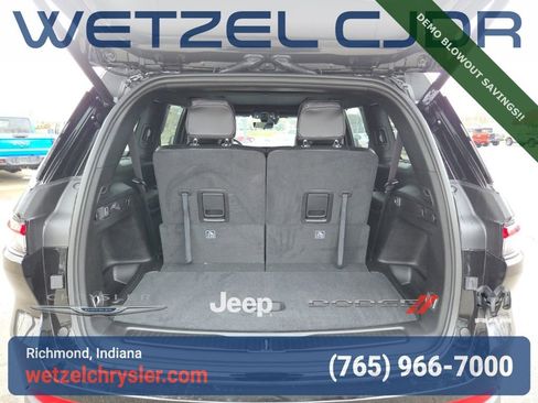 New 2025 Jeep Grand Cherokee L Limited w/ Luxury Tech Group II AWD/4WD image 7