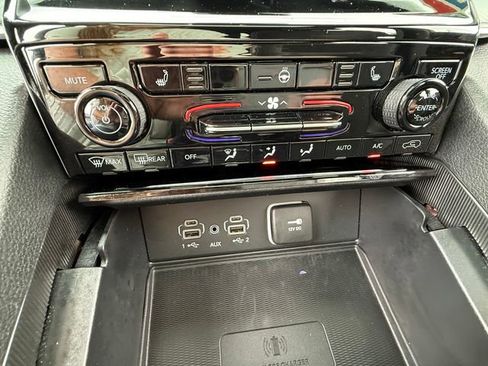 Used 2025 Jeep Grand Cherokee L Altitude AWD/4WD image 19