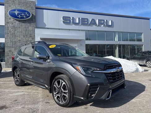 Used 2023 Subaru Ascent Touring image 1