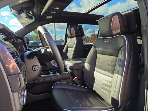 Used 2025 GMC Yukon AT4 Ultimate w/ LPO, Floor Liner Package image 14