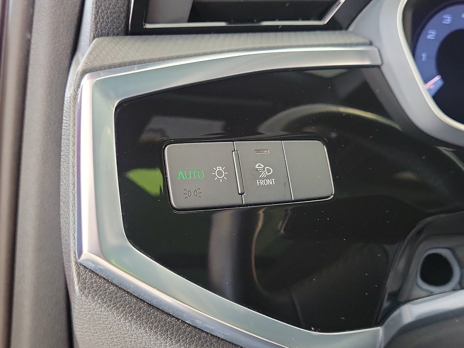 Used 2020 Audi Q3 2.0T Premium Plus AWD/4WD image 16