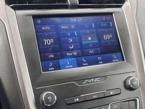 Used 2020 Ford Fusion SE image 18