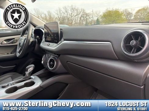 Used 2025 Chevrolet Blazer LT FWD image 11