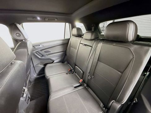 Used 2020 Volkswagen Tiguan SE R-Line FWD image 8