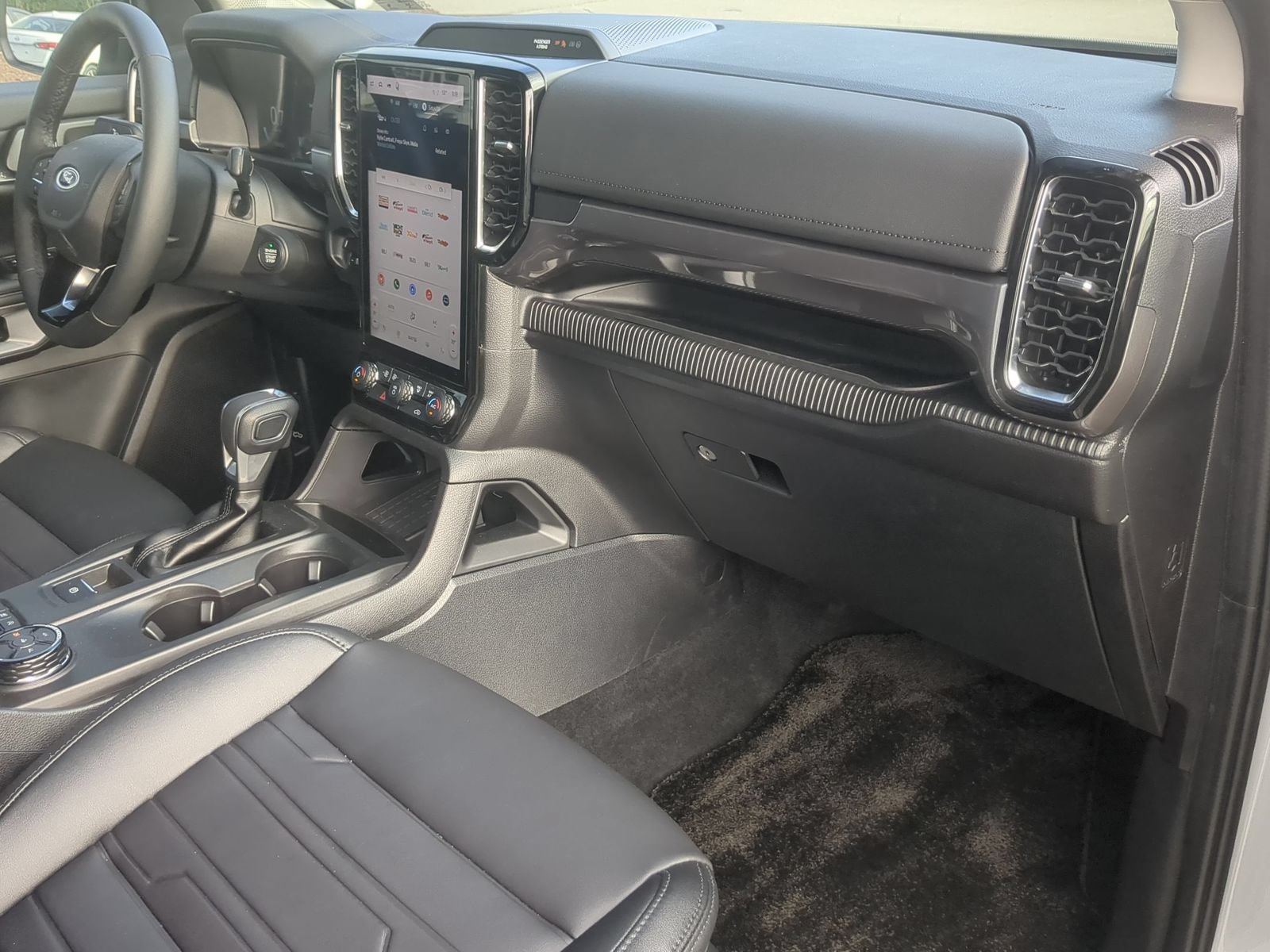 Used 2026 Ford Ranger Lariat w/ FX4 Off-Road Package AWD/4WD image 36