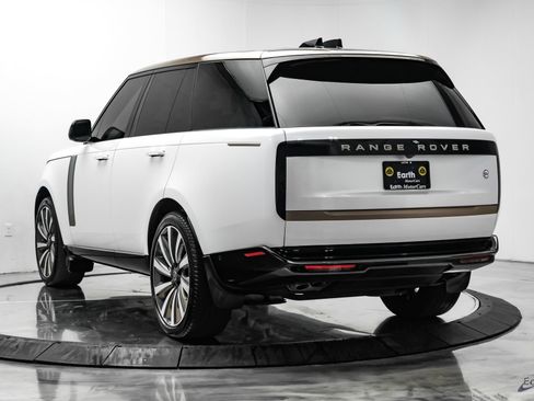 Used 2024 Land Rover Range Rover SV AWD/4WD image 11