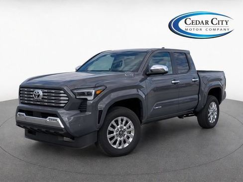 Used 2025 Toyota Tacoma Limited AWD/4WD image 2