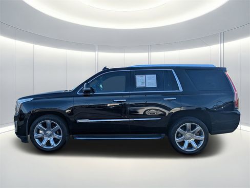 Used 2018 Cadillac Escalade Luxury image 7