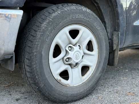 Used 2017 Toyota Tundra SR5 image 10