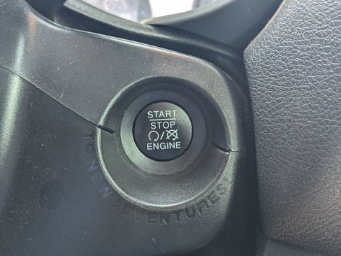 Used 2020 Jeep Renegade Altitude AWD/4WD image 17