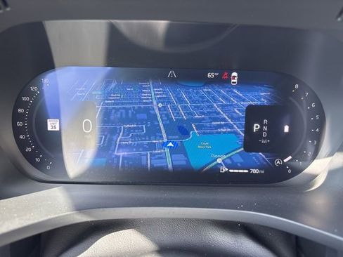 Used 2025 Volvo XC60 B5 Plus image 24