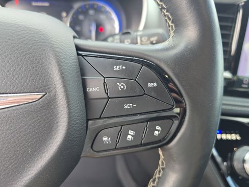 Used 2021 Chrysler Pacifica Touring w/ S Appearance Package image 23