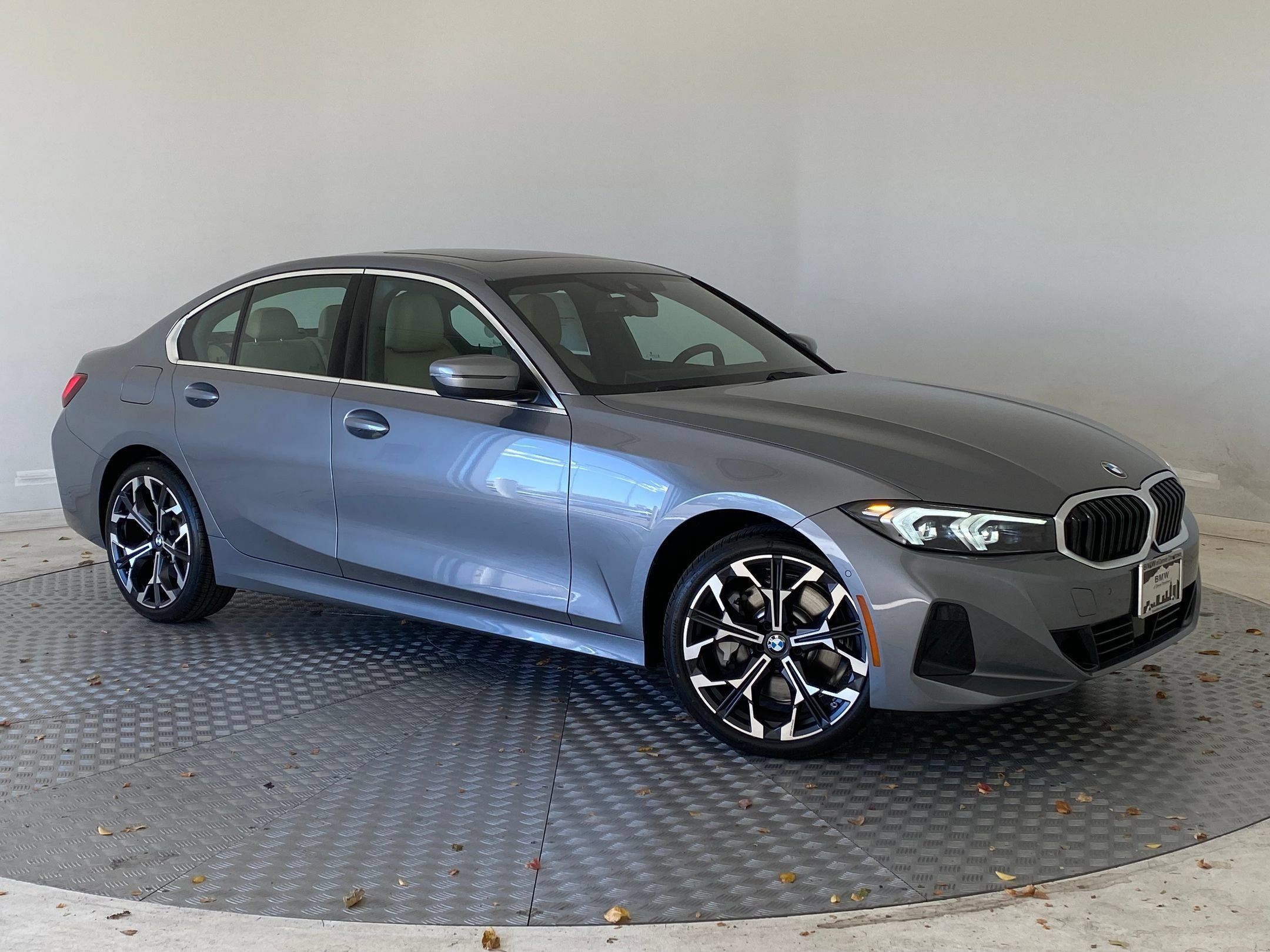 Used 2026 BMW 330i xDrive Sedan w/ Premium Package AWD/4WD image 6