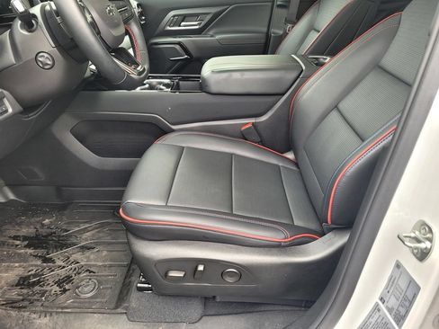 Used 2025 Chevrolet Silverado EV RST AWD/4WD image 17