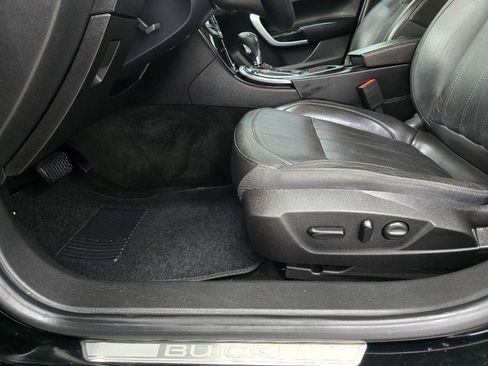 Used 2016 Buick Regal FWD image 9
