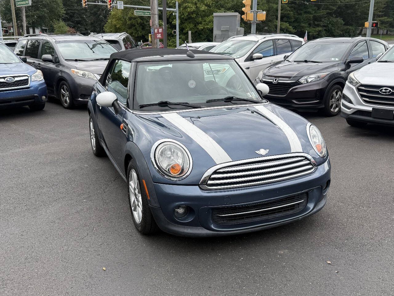 Used 2011 MINI Cooper Convertible FWD image 2
