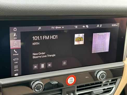 New 2026 Porsche Macan image 20