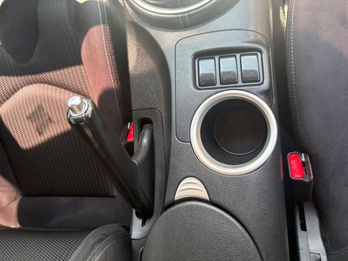 Used 2017 Nissan 370Z Coupe RWD image 24