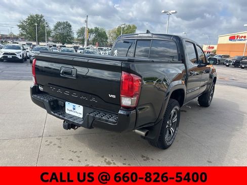 Used 2016 Toyota Tacoma TRD Sport w/ Towing Package image 8