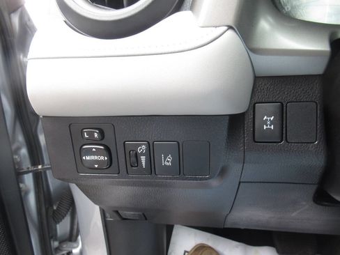 Used 2017 Toyota RAV4 XLE w/ Plus Extra Value Package image 19