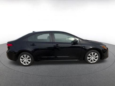 Used 2025 Toyota Corolla LE image 16