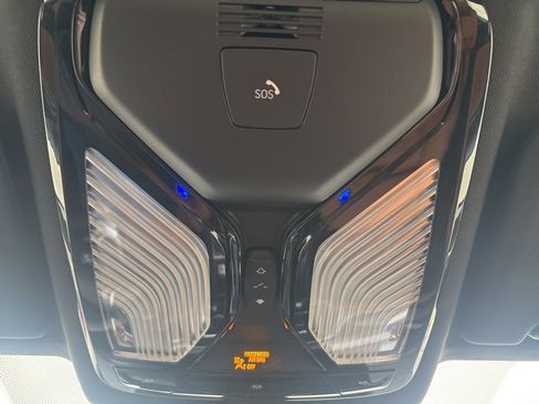 Used 2023 BMW 530i xDrive 530i xDrive w/ Premium Package image 29