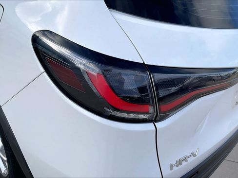 Used 2023 Honda HR-V LX image 28