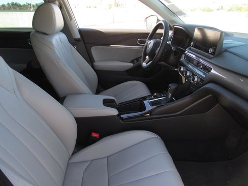 Certified 2025 Acura Integra image 9