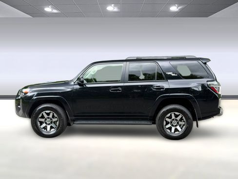 Used 2024 Toyota 4Runner TRD Off-Road AWD/4WD image 2
