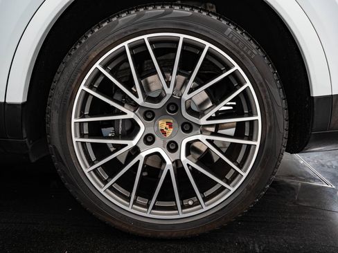 Certified 2020 Porsche Cayenne AWD/4WD image 12