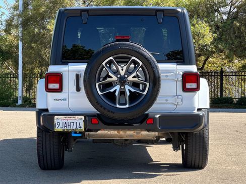 Used 2024 Jeep Wrangler Unlimited AWD/4WD image 5