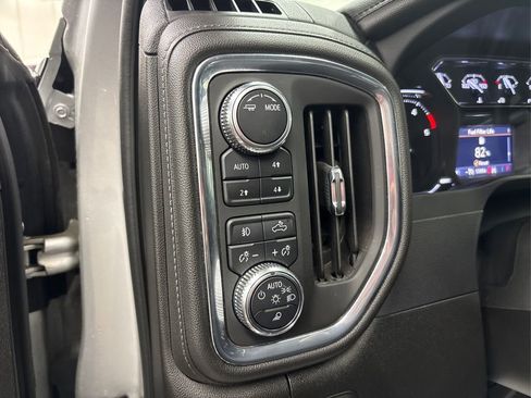 Used 2022 GMC Sierra 3500 SLT w/ SLT Preferred Package AWD/4WD image 40