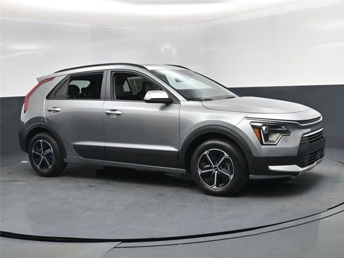 New 2026 Kia Niro EX image 3