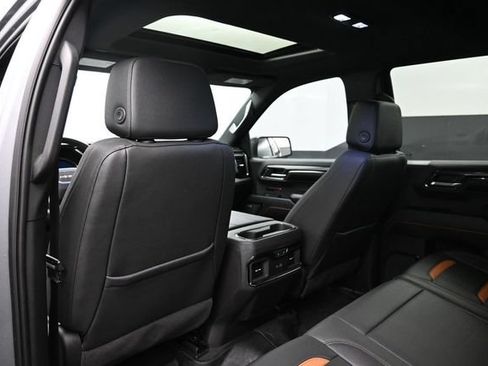 Used 2024 GMC Sierra 1500 AT4 w/ Technology Package AWD/4WD image 19