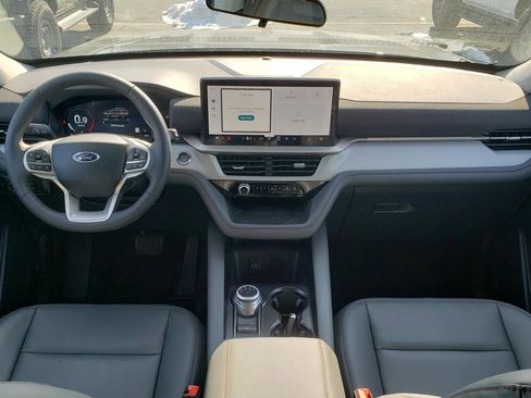 New 2026 Ford Explorer Active w/ Active Comfort Package image 11