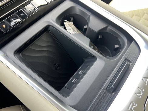 New 2025 Nissan Armada Platinum Reserve image 10