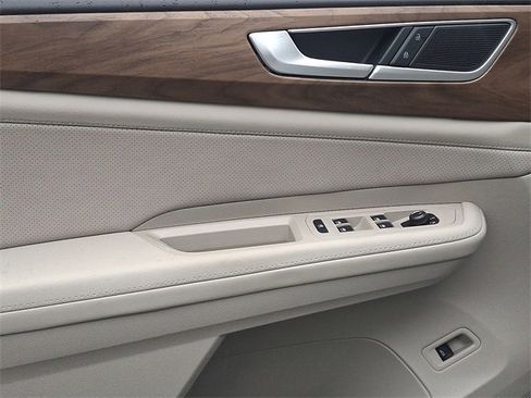 New 2026 Volkswagen Atlas SE image 10