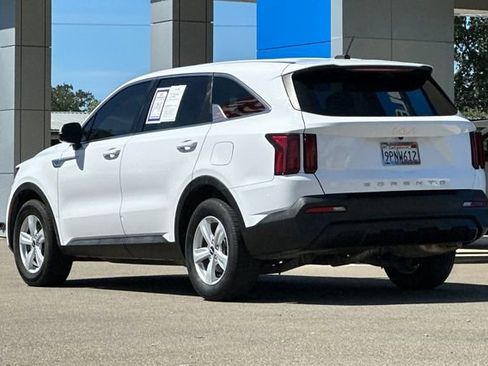 Used 2022 Kia Sorento LX FWD image 7