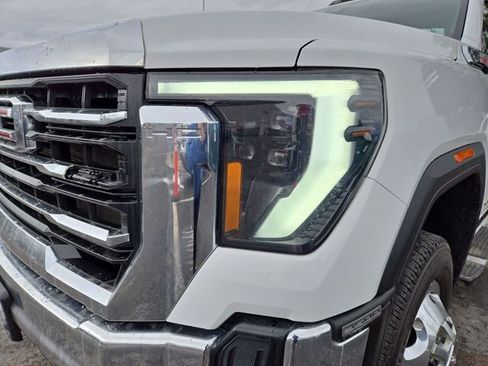 Used 2024 GMC Sierra 3500 SLE w/ SLE Convenience Package image 6