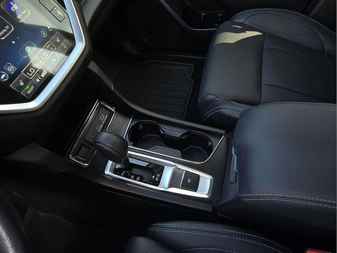 Used 2023 Subaru Ascent Limited image 21