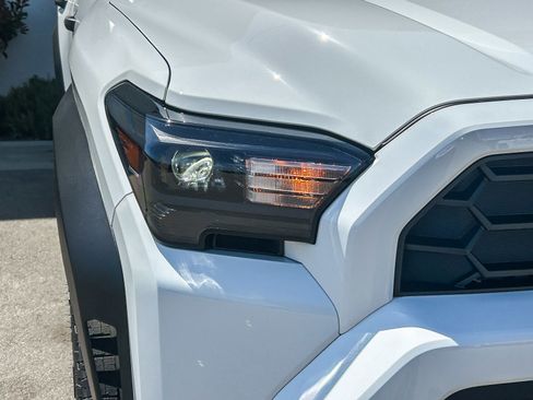 New 2026 Toyota 4Runner TRD Off-Road AWD/4WD image 4