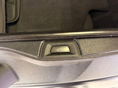 Used 2022 BMW X5 M Competition image 32