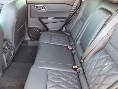 New 2026 Nissan Rogue Platinum w/ Platinum Premium Package image 11