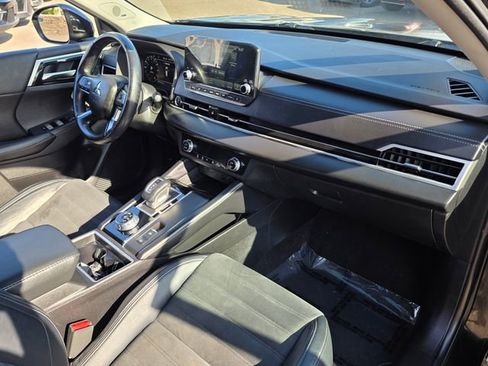 Used 2022 Mitsubishi Outlander SE image 9