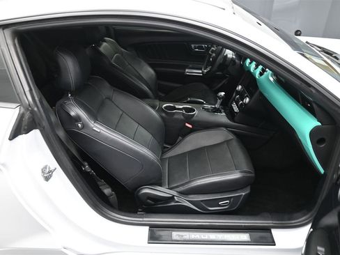Used 2016 Ford Mustang Premium RWD image 9