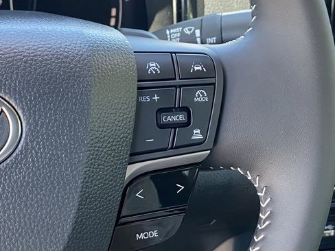 Used 2026 Toyota Camry SE FWD image 25
