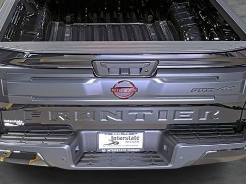 Used 2025 Nissan Frontier PRO-4X AWD/4WD image 12