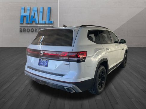 New 2026 Volkswagen Atlas Peak Edition image 5
